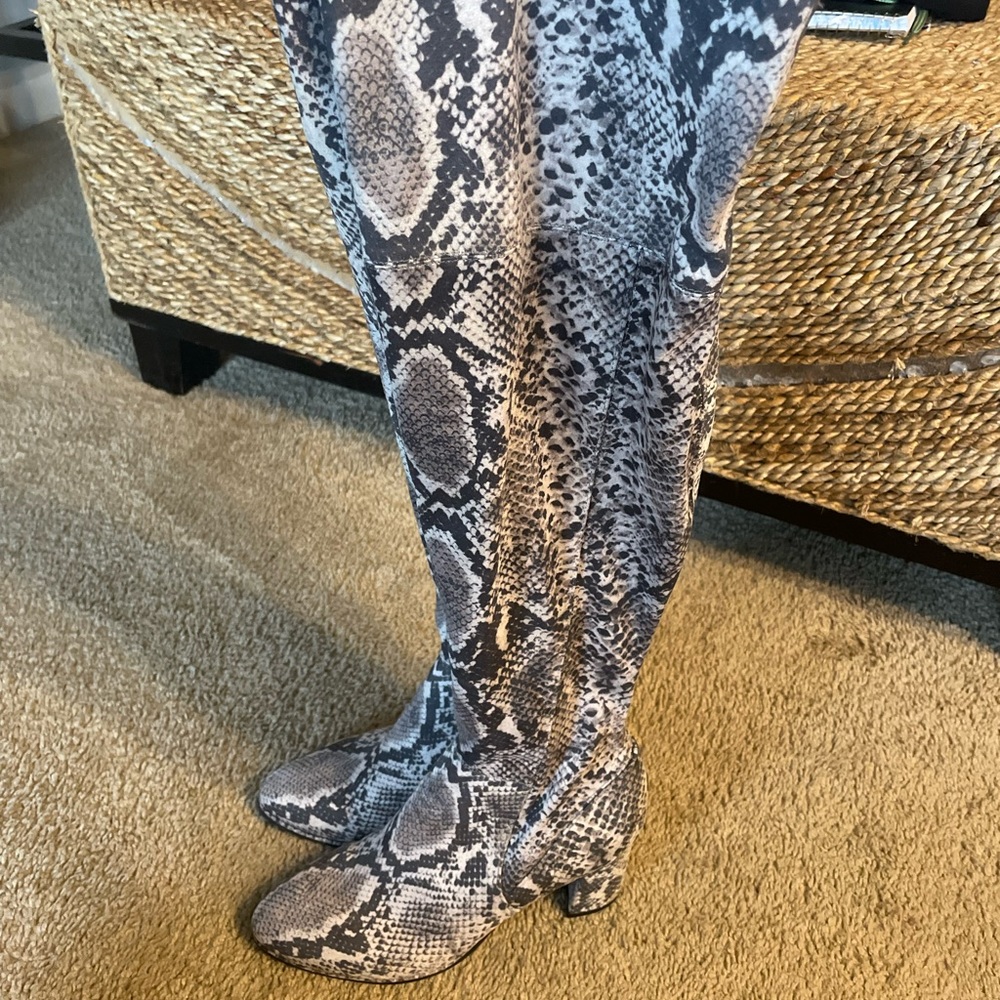 Marc Fisher Womens Luley Black-Ivory Over-The-Knee Boots - Picture 2 of 5